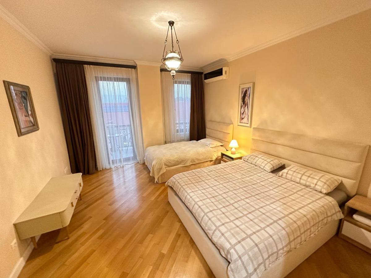 Apartment In Downtown "Rustaveli Residence" Tbilisi Exterior photo